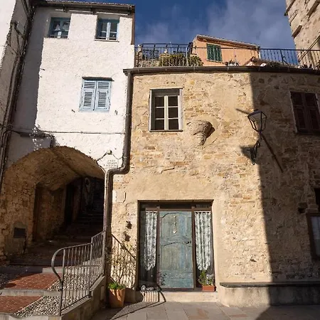 Casa Del Vescovo * Costarainera